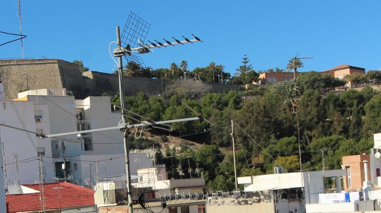 Appartamento Atico Loft De Lujo Con Terraza Espectacular Y Vista A Los 2 Castillos Alicante Esterno foto