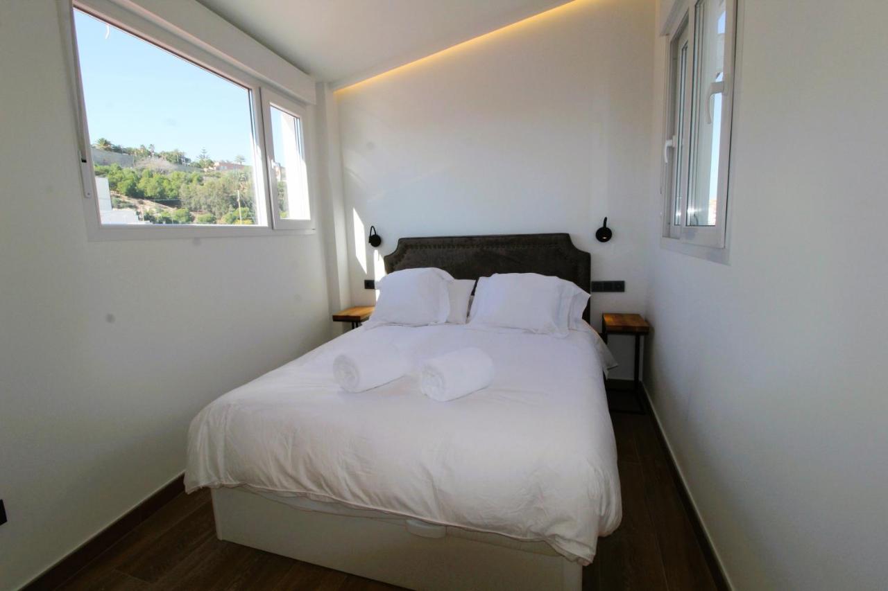 Appartamento Atico Loft De Lujo Con Terraza Espectacular Y Vista A Los 2 Castillos Alicante Esterno foto