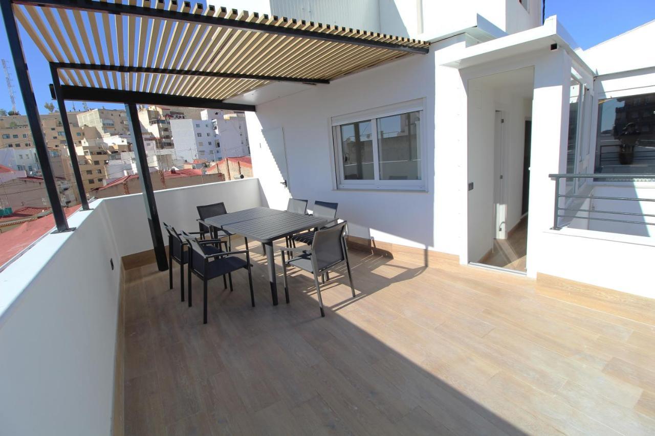 Appartamento Atico Loft De Lujo Con Terraza Espectacular Y Vista A Los 2 Castillos Alicante Esterno foto